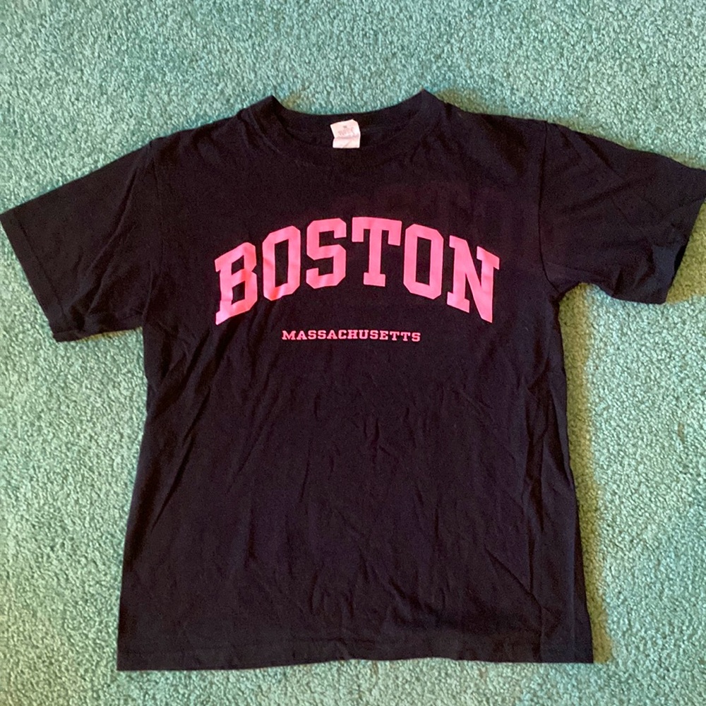 Ladies Boston, Massachusetts tee, black with pink letters, Size M